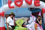 dinosauri-e-unicorni-alla-spiaggia-delle-donne-di-Riccione